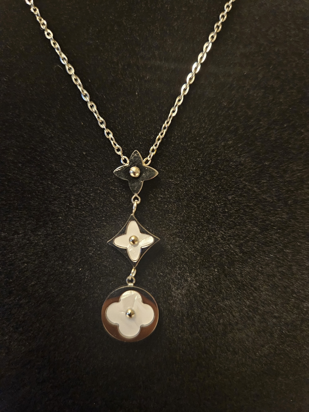 Stainless Steel Mother of Pearl Clover Pendant Necklace NEW